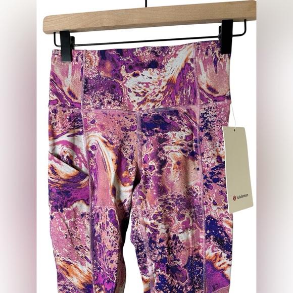 Lululemon SeaWheeze Fast and Free High-Rise Tight 25"
Anticipation Pink Size 4 - Picture 6 of 10